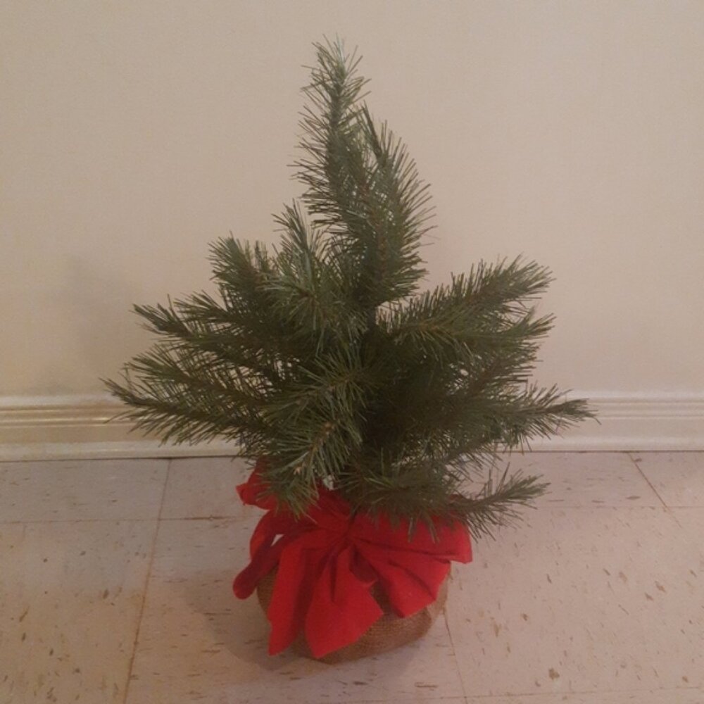 Holiday table top Christmas tree